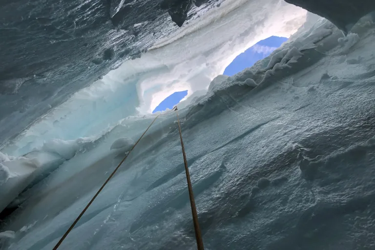 Gwächtenhorn BE - Spektakuläre Rettung aus Gletscherspalte!