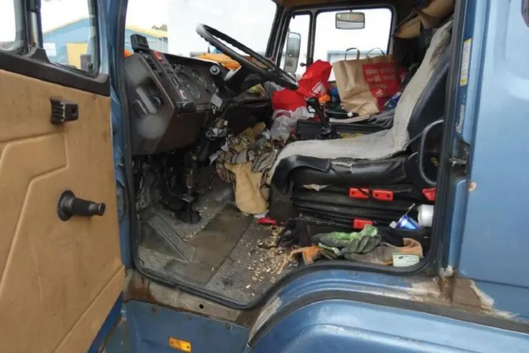 Neumünster / A7 SH - Polizei zieht schrottreifen LKW aus dem Verkehr 