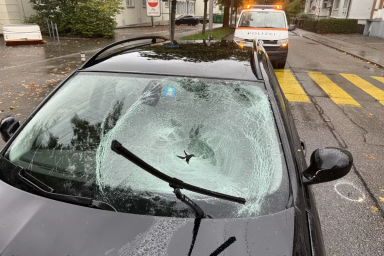 Unfall in St. Gallen – E-Scooter auf Fussgängerstreifen erfasst