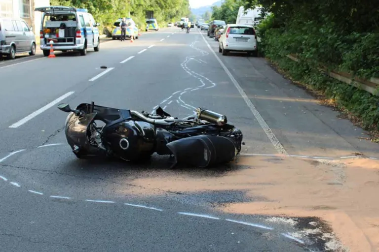 Witten - Schwerer Unfall mit sechs beteiligten Fahrzeugen