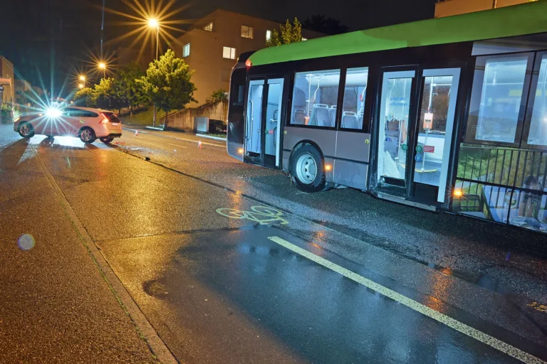 Emmen LU – Unfall zwischen Auto und Bus