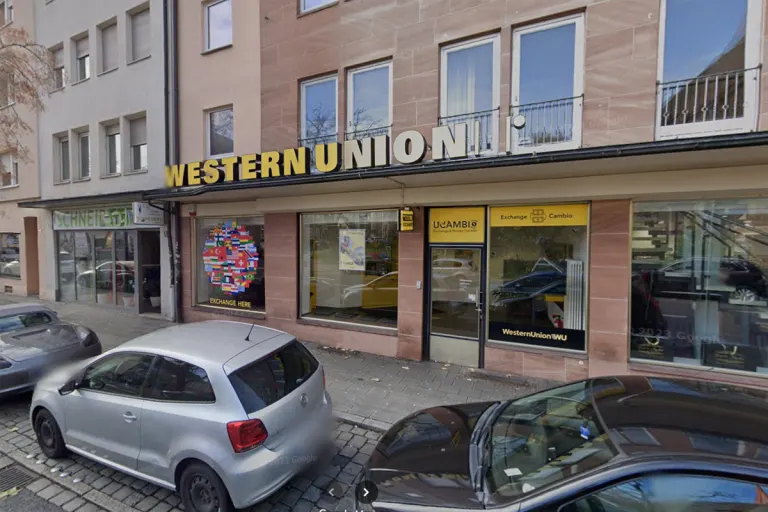 Nürnberg – Fahndung nach Überfall auf Geldtransferstelle