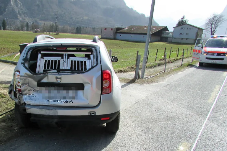 Näfels GL – Auffahrkollision beim Abbiegen