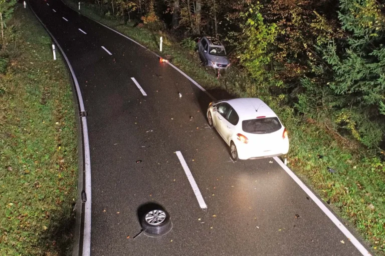 Hitzkirch LU - Seitlich frontal ineinander geknallt - Strasse für drei Stunden gesperrt