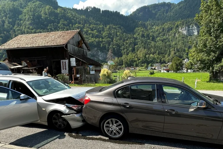 Auffahrunfall in Näfels GL