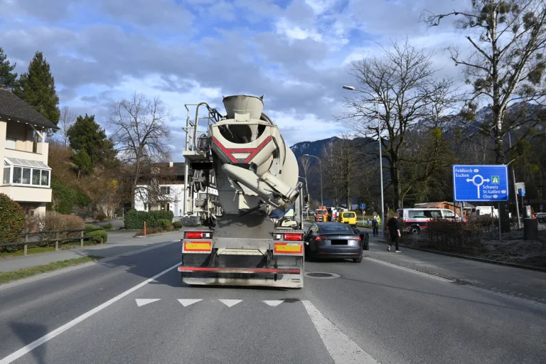 Unfall in Bendern FL – Mit einem vortrittsberechtigen Auto kollidiert