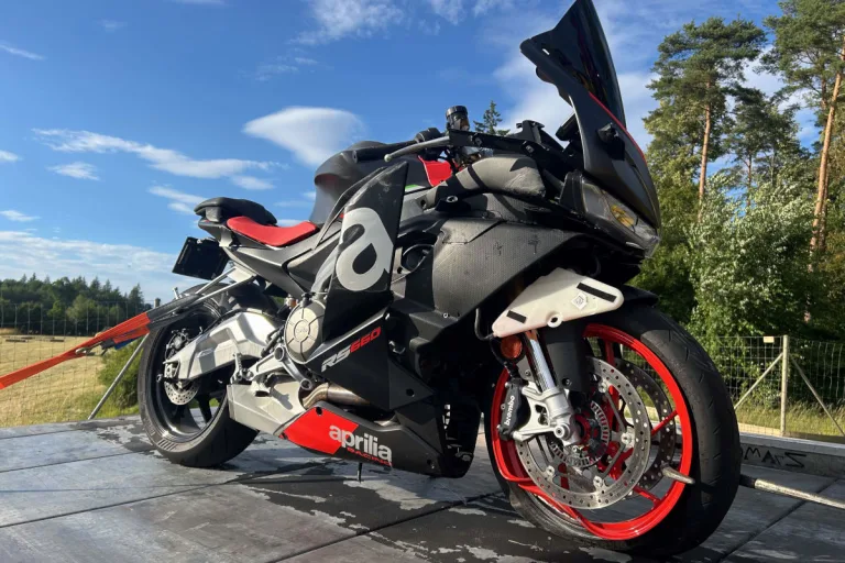 Döttingen AG – Motorradfahrer bei Überholmanöver verunfallt