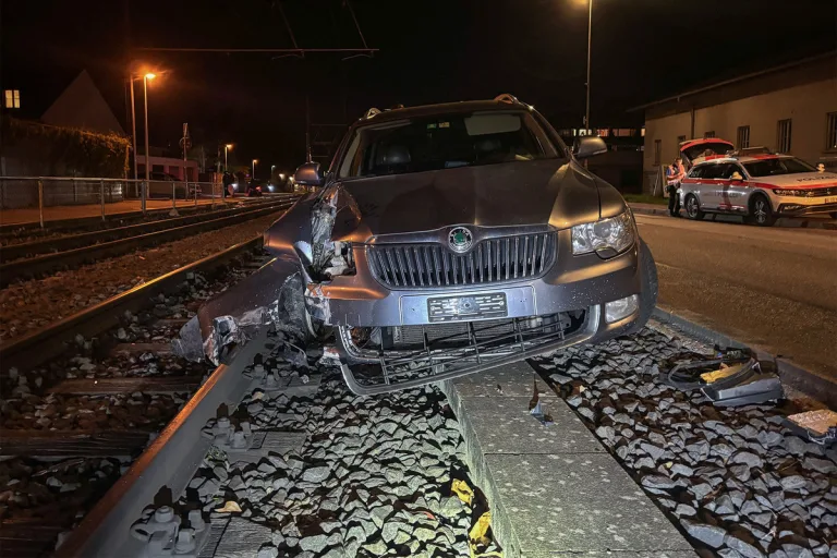 Aesch BL – Alkoholisiert Unfall verursacht