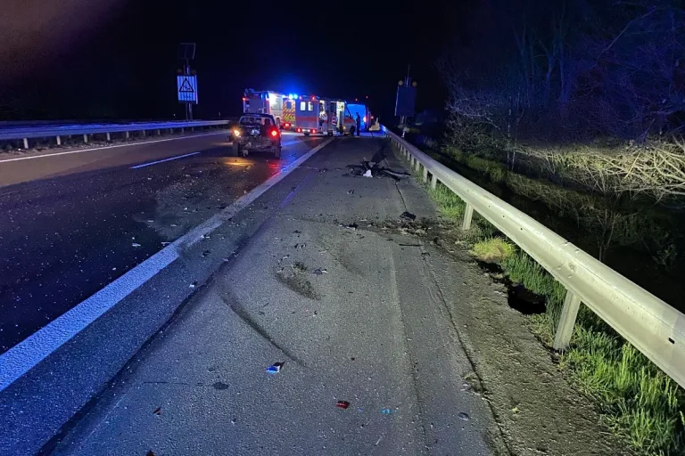 A61 bei Lambsheim - Vollsperrung der A61 nach Unfall