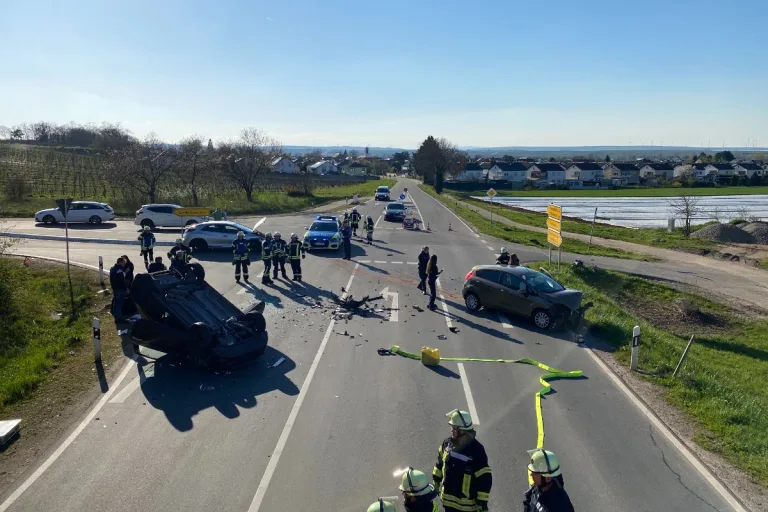 Gerolsheim - Verkehrsunfall mit fünf verletzten Personen