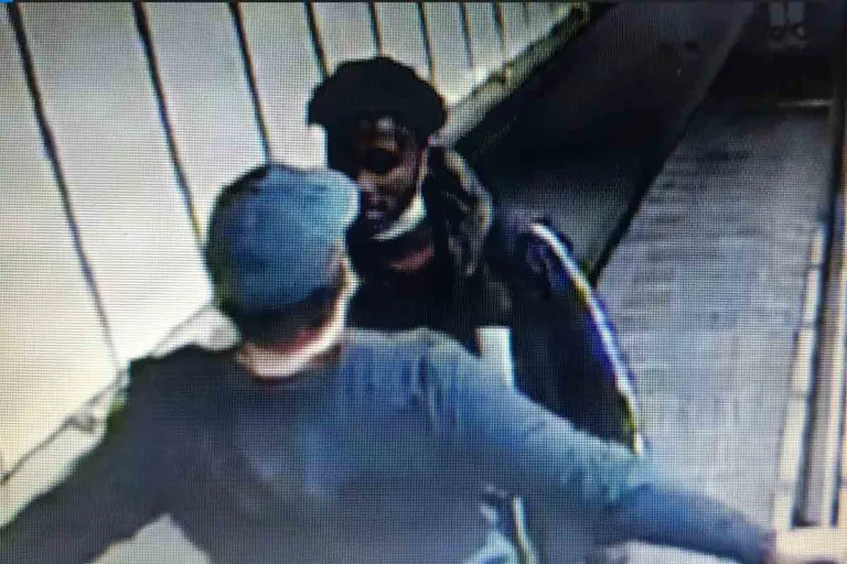 Wien - Raub auf Rolltreppe