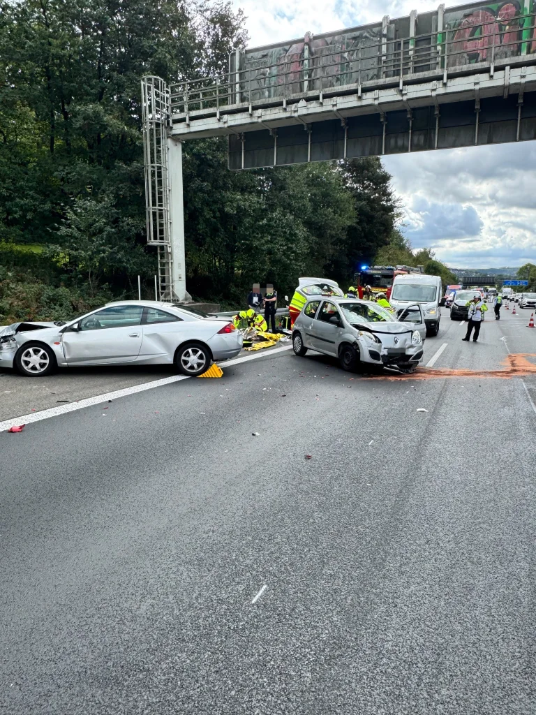 A1 Schwelm – Sieben Verletzte nach schwerem Unfall mit vier Autos