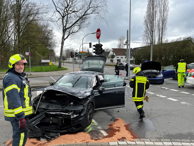 Gelsenkirchen: Verkehrsunfall fordert 5 verletzte Personen