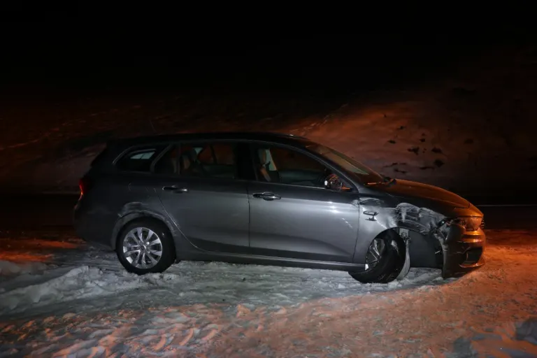 Appenzell AI  - Selbstunfall auf vereister Fahrbahn