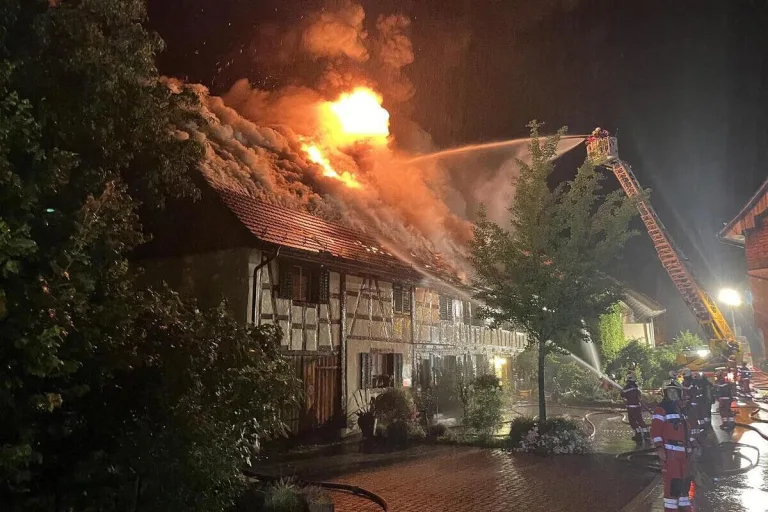 Andelfingen ZH - Brand hinterlässt hohen Sachschaden