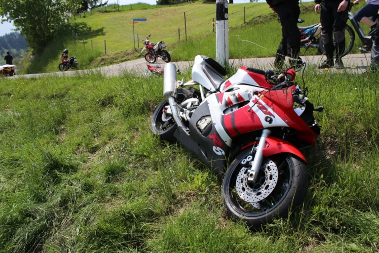 Unfall gestern in Oberegg AI - 18-Jähriger stürzt auf der Honeggstrasse