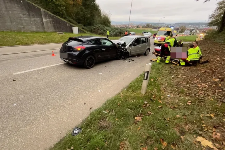 Gunzgen SO – Zwei Verletzte nach Kollision mit drei Autos