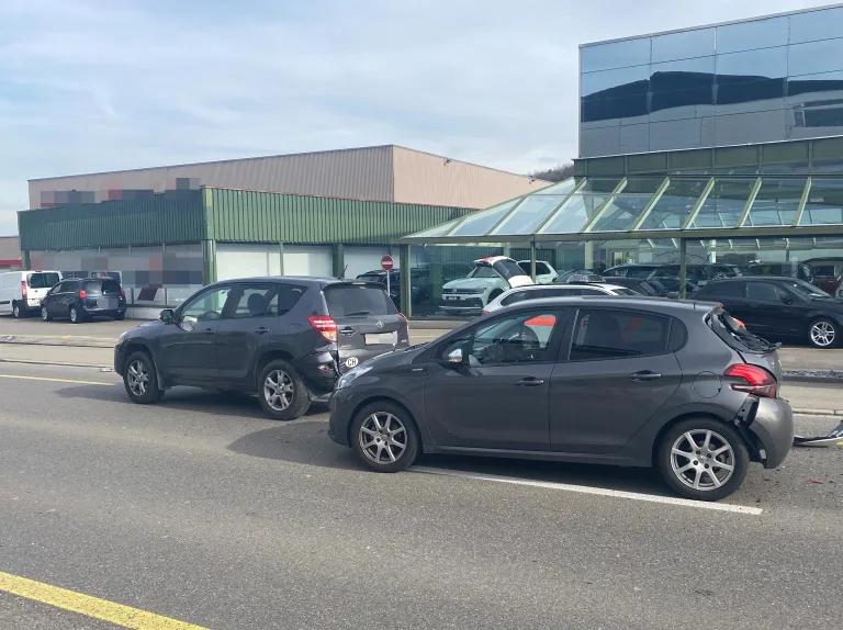 Frauenfeld TG: Kollision zwischen drei Fahrzeugen