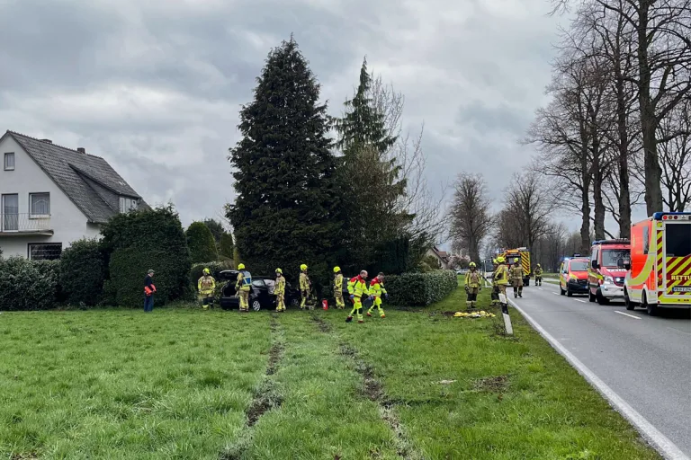 Delbrück – Fahrer nach Unfall bei Überholvorgang schwer verletzt