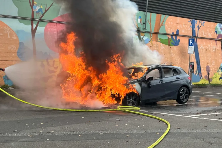 Stadt Luzern – Auto gerät in Brand