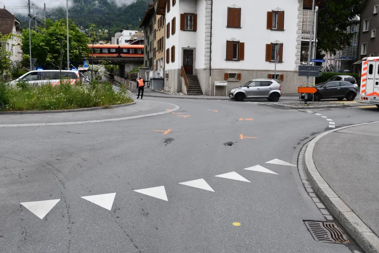 Chur GR – E-Bikerin bei Unfall im Kreisel verletzt