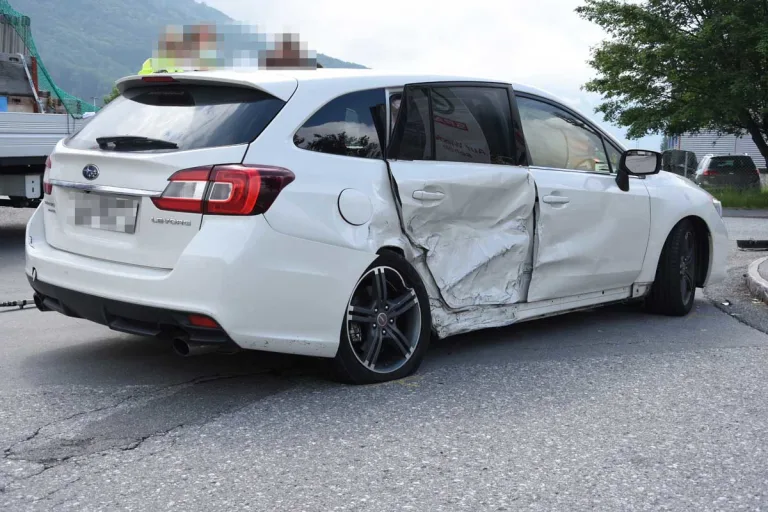  Schänis SG - Zwei Verletzte bei Unfall