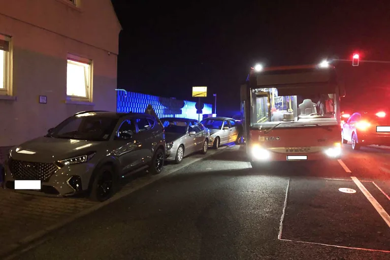 Rheindürkheim - Unfall mit Linienbus