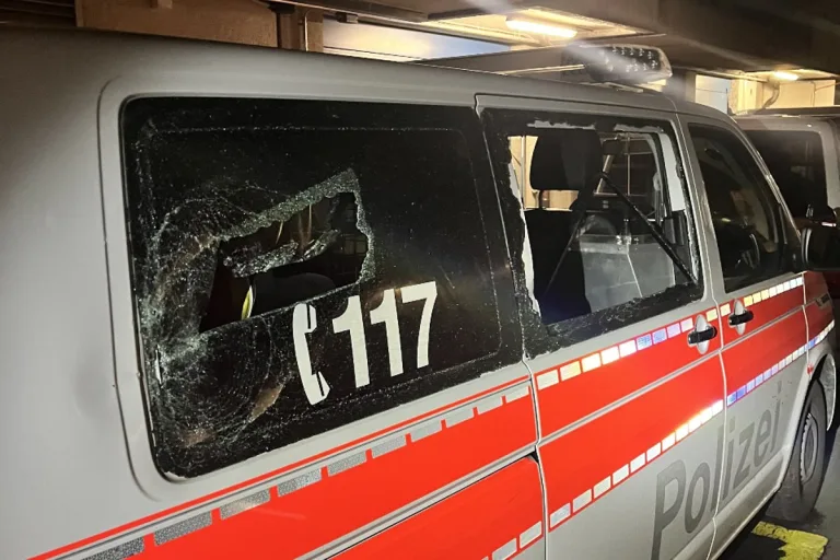 Zürich Kreis 4 und 5 - Schwerer Angriff auf Polizei durch gewalttätigen Mob