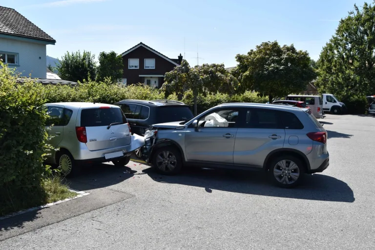 Unfall in Stein AR - 90-jährige Autofahrerin gerät irrtümlich aufs Gaspedal