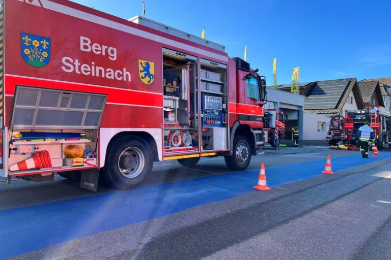  Steinach SG - Brand in Garage-Carrosserie und Spritzwerk