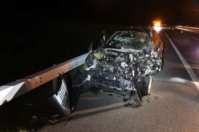 A13/Trimmis GR - Unter Alkoholeinfluss Unfall verursacht 