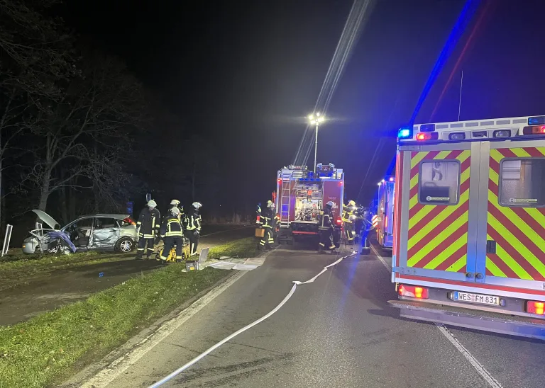 Moers – Verkehrsunfall mit eingeschlossener Person