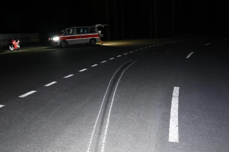 Sufers GR - Motorradfahrer bewusstlos am Boden