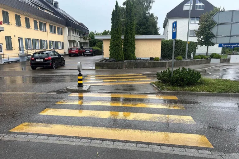 Wil SG - Fussgängerin (83) bei Unfall verletzt