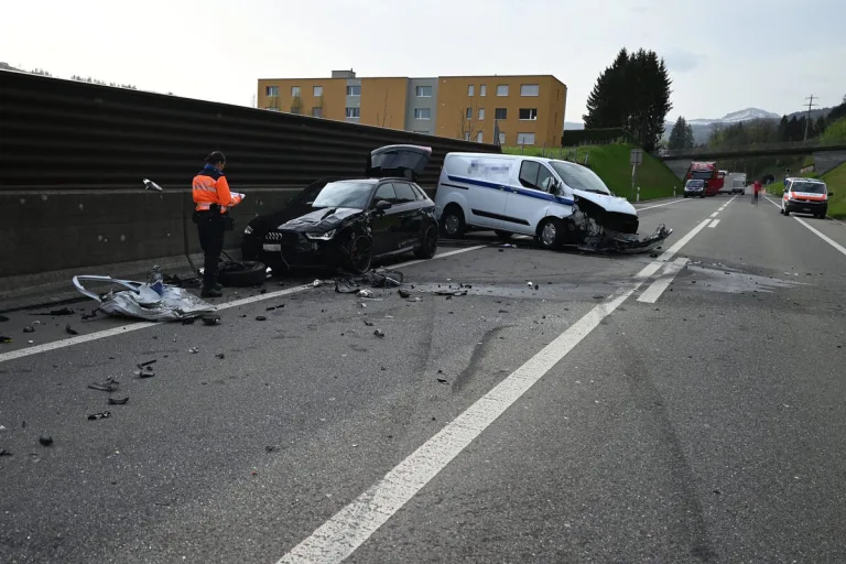 Wattwil SG - Eine Person bei Frontalkollision verletzt