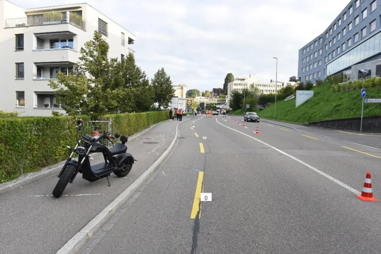 Horgen ZH - Zwei Verletzte nach Verkehrsunfall