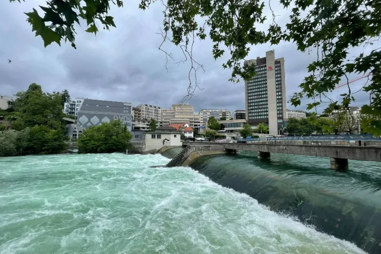 Stadt Zürich – Trotz schönem Wetter die Fliessgewässer meiden