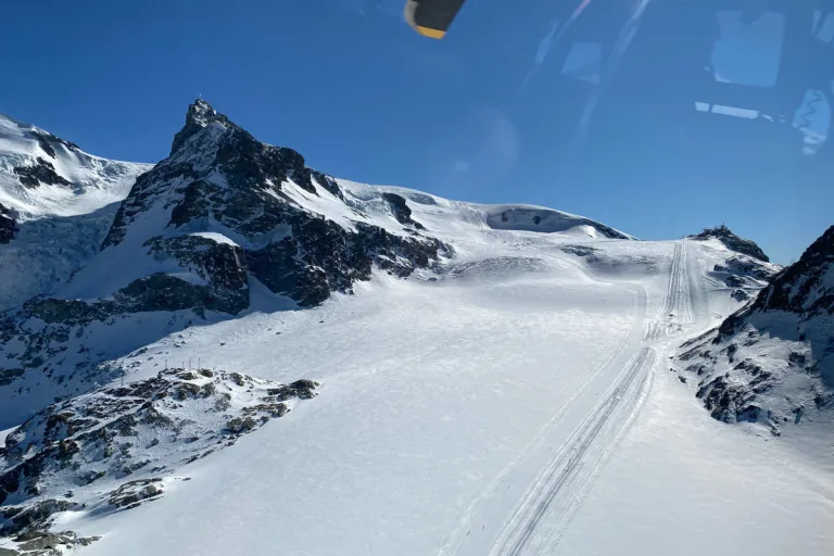 Drama in Zermatt VS – Toter nach Sturz in Gletscherspalte