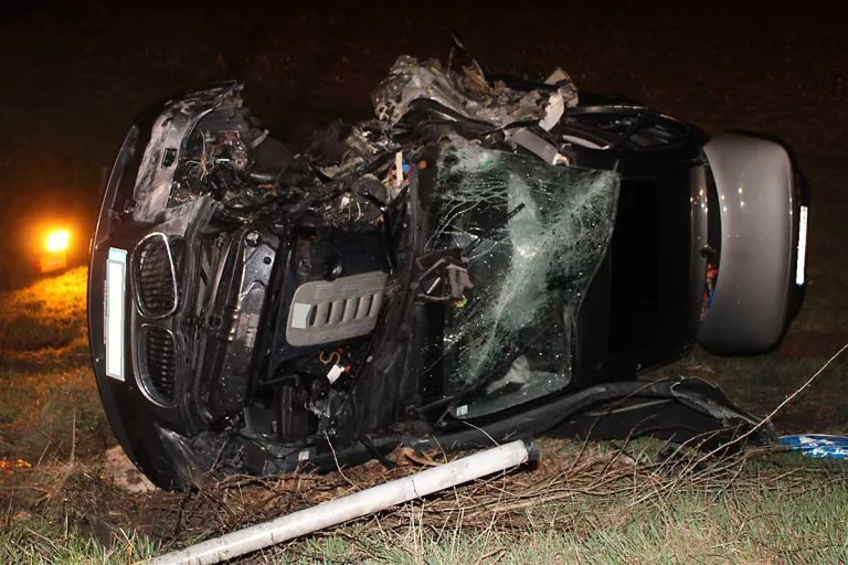 Merzenich - Junger Fahrer nach Kollision mit Bus verletzt