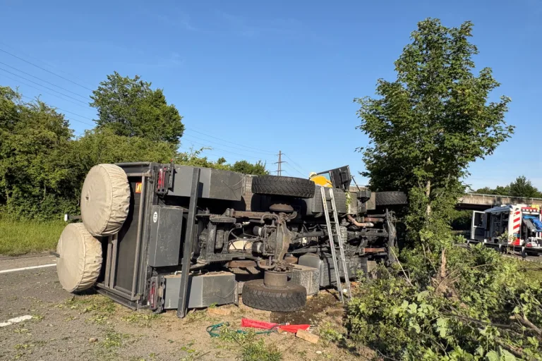 A23 Müllheim TG – Wohnmobil kollidiert mit Sattelschlepper
