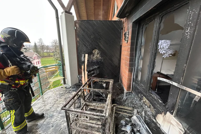 Rickenbach bei Wil TG – Unbeaufsichtigte Kerze löst Brand aus