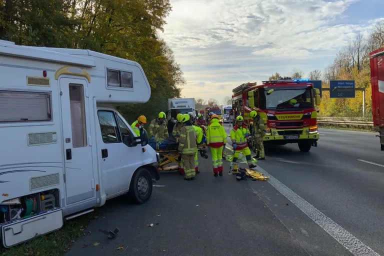 A3 Ratingen NW – Eine Verletzte nach Unfall von Wohnmobil