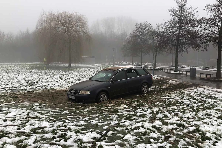 Oldenburg - Betrunkener fährt sich fest
