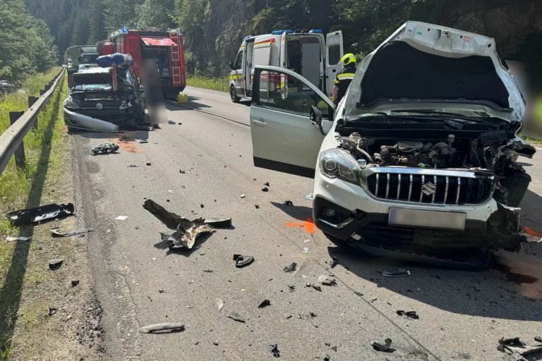 Mariazell – Drei Verletzte bei Unfall mit Überschlag auf der B20