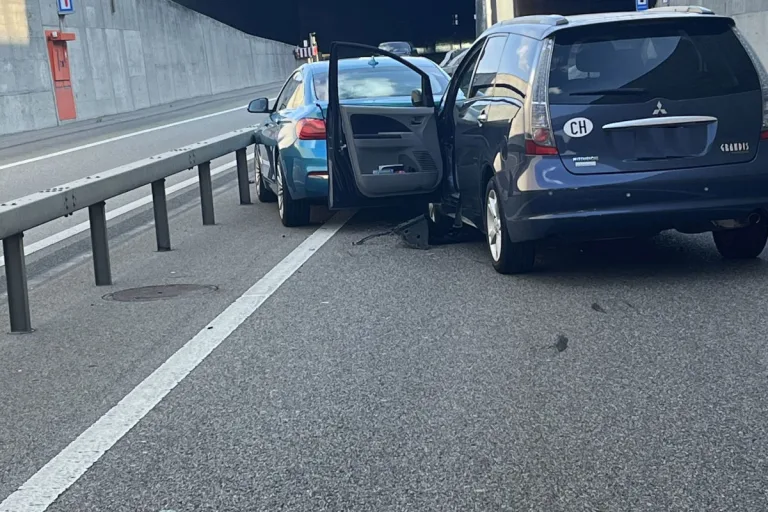 A22 Füllinsdorf BL – Drei verletzte Personen bei Auffahrunfall 