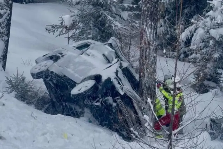 Unfall mit Schneepflug in Sölden – Auto stürzt ab