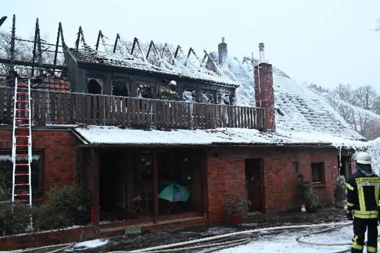 Basdahl – Bewohner bei  Brand in Einfamilienhaus verletzt