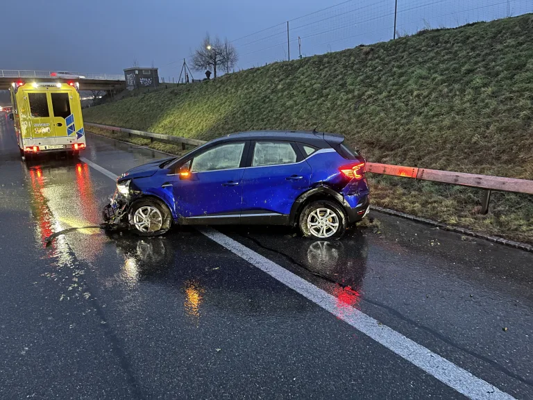 A1 Niederwil SG: Auf der Autobahn ins Schleudern geraten und in die Leitplanke geprallt