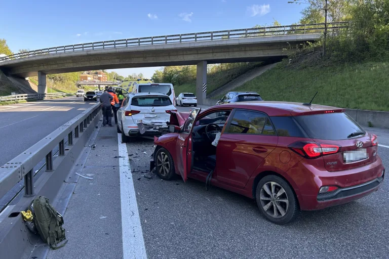 A6 Muri bei Bern – Unfall im Morgenverkehr