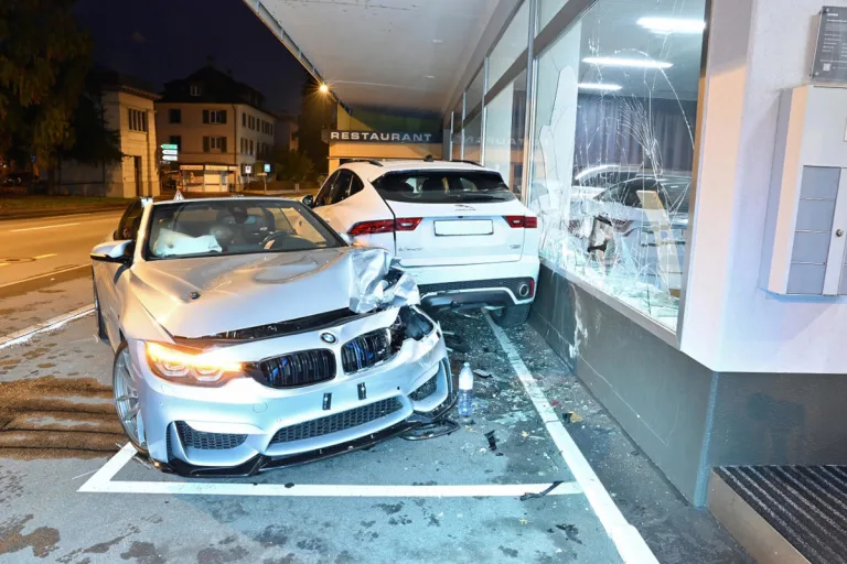 Luzern LU – Bei Selbstunfall in Garage geprallt